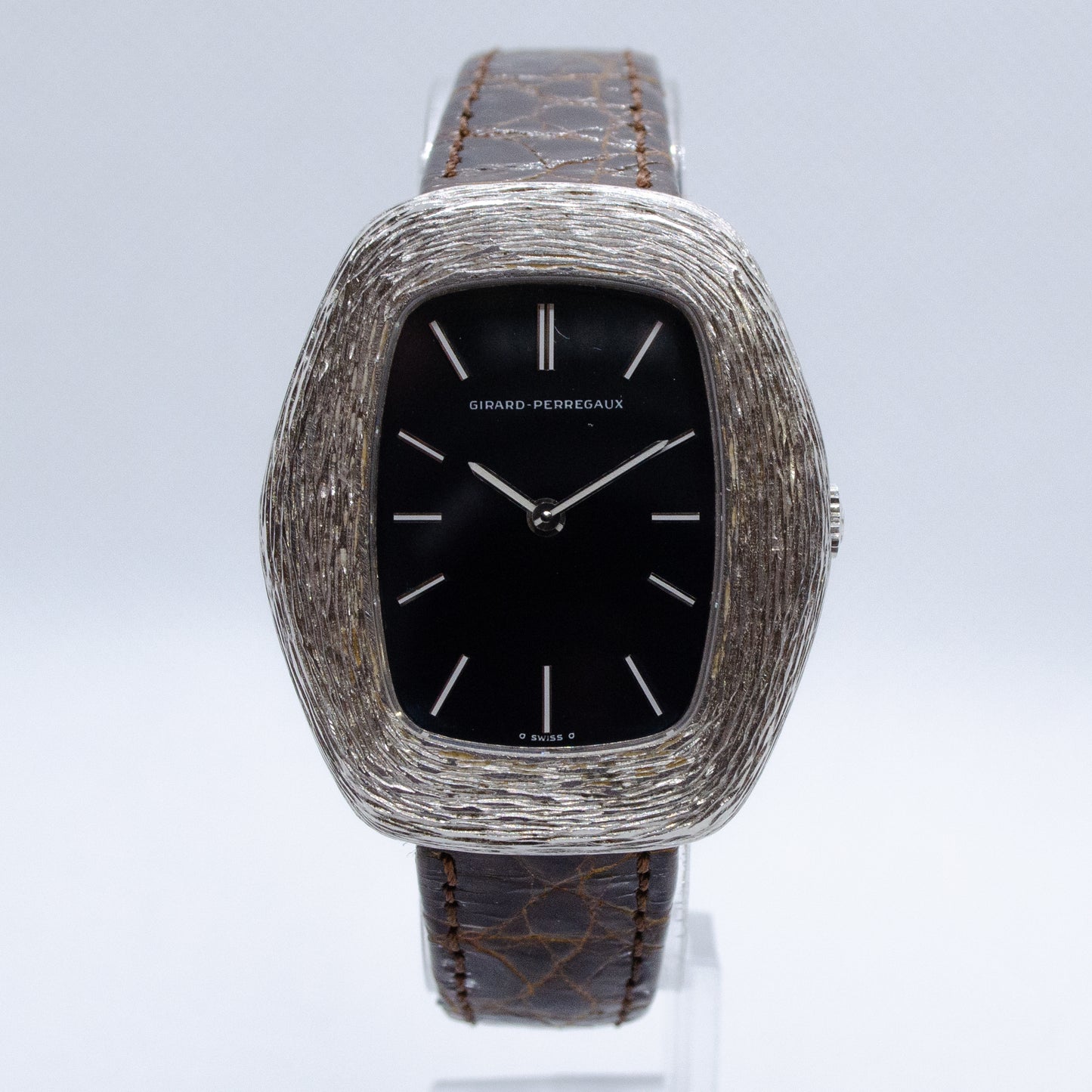 Girard-Perregaux Vintage Carved Case Manual Wind