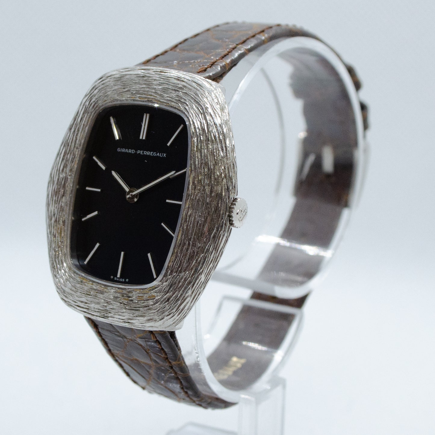 Girard-Perregaux Vintage Carved Case Manual Wind