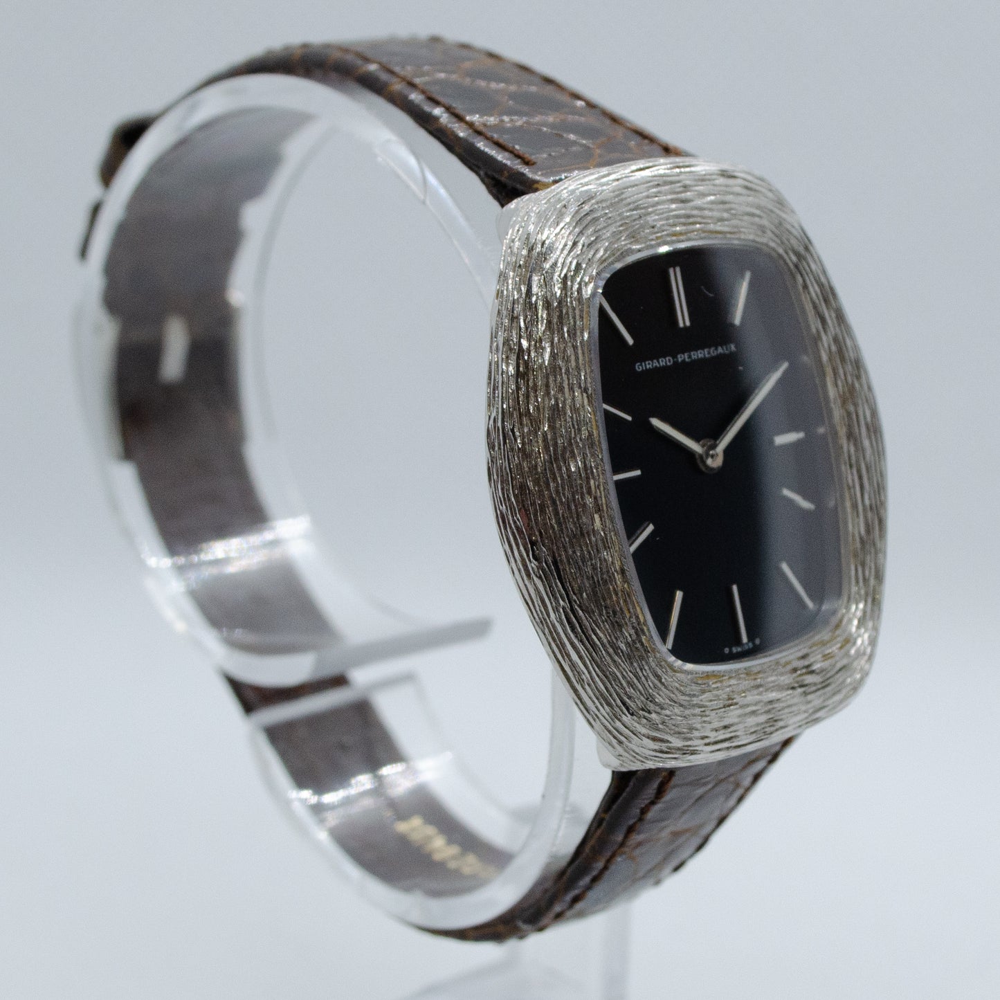 Girard-Perregaux Vintage Carved Case Manual Wind