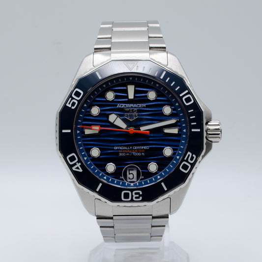 TAG Heuer Aquaracer 300M Wave Dial