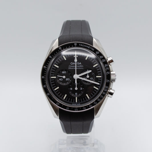Omega Speedmaster on OEM rubber strap